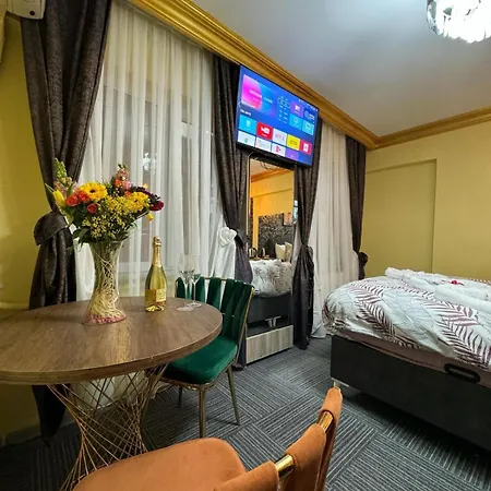 Hotel Royal Old City 3*