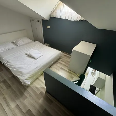 Hub Flats Hotel