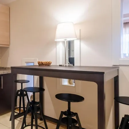 Exclusive Flat With Balcony In Nisantasi Apartament