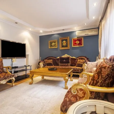 Exclusive Flat With Balcony In Nisantasi Apartment