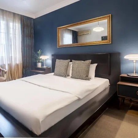 Exclusive Flat With Balcony In Nisantasi Apartment *