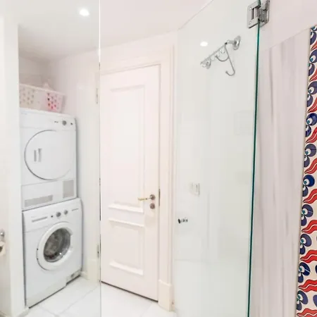 Stylish Duplex In Beyolu With Private Terrace