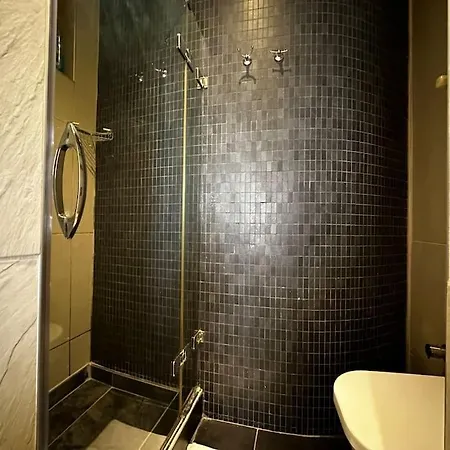 Appartement 2br, 2ba, Ground Flr Of Historical Building, Galata *