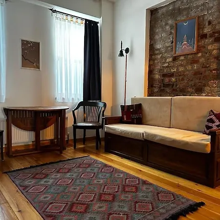2br, 2ba, Ground Flr Of Historical Building, Galata Appartement