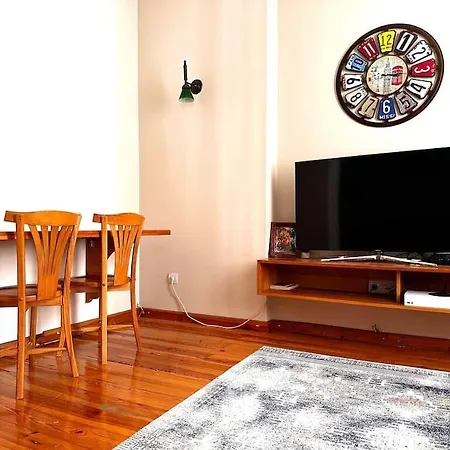2br, 2ba, 4th Floor Of Historical Building ,galata Appartement Istambul
