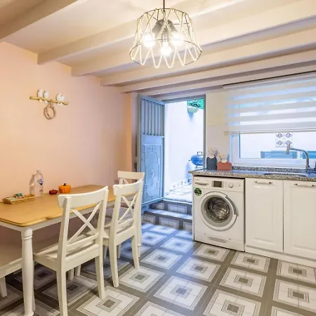 Gorgeous House With Refreshing Garden In Besiktas Appartamento