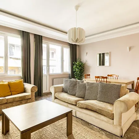 Modern And Central Flat In Nisantasi *