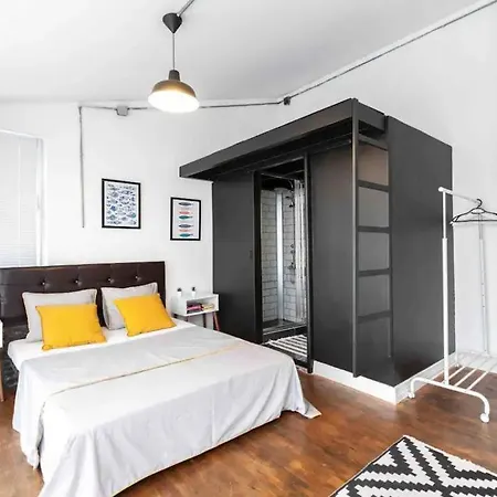 No11 Aparthotel *