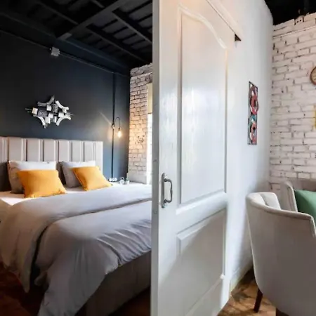 No11 Aparthotel *