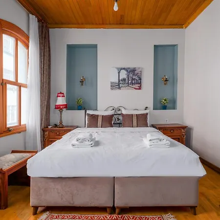 Luxurious Ottoman Style Mansion In Fatih *
