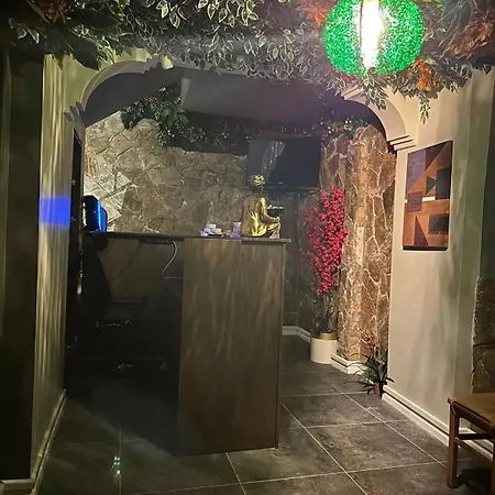 Edwin Hotel