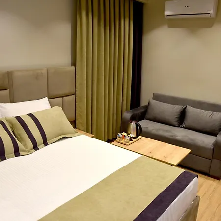 Hotel Edwin 3*