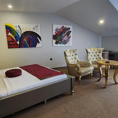 Ghan Hotel