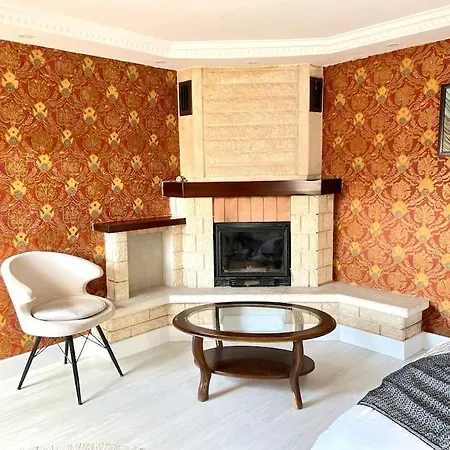 Apartment Wonder Homes- Spacious Dublex, 5br, 2ba, Terrace
