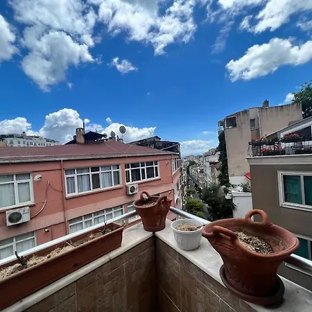 Apartment Wonder Homes- Spacious Dublex, 5br, 2ba, Terrace Istanbul