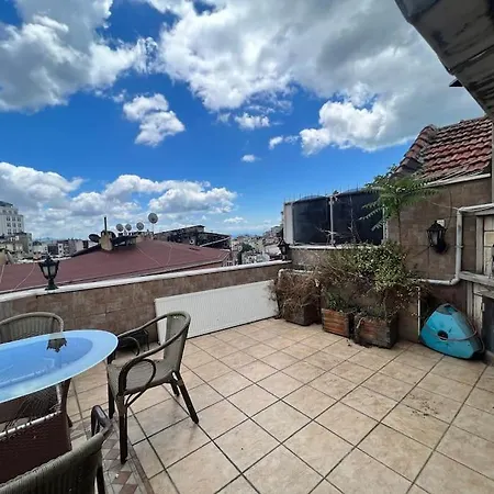 Apartment Wonder Homes- Spacious Dublex, 5br, 2ba, Terrace