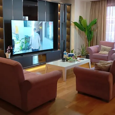Taksim Perfect Residence, 3 Bedrooms, Pool, Sauna, Gym Istanbul