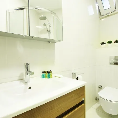 Excellent Apartment *