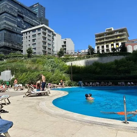 Modern Luxury At Sinpas Queen Apartment