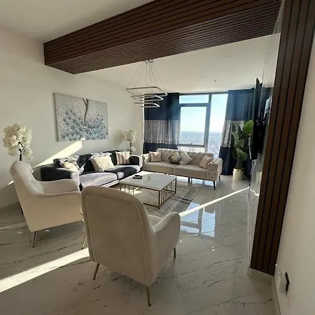 Modern Luxury At Sinpas Queen Apartment