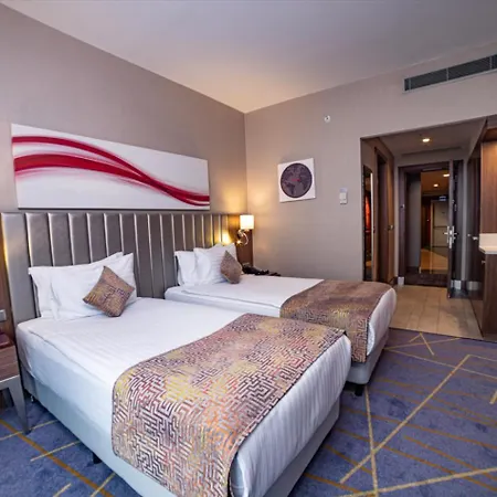 Ramada By Wyndham Alibeykoy Otel