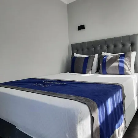 Door Hotel *