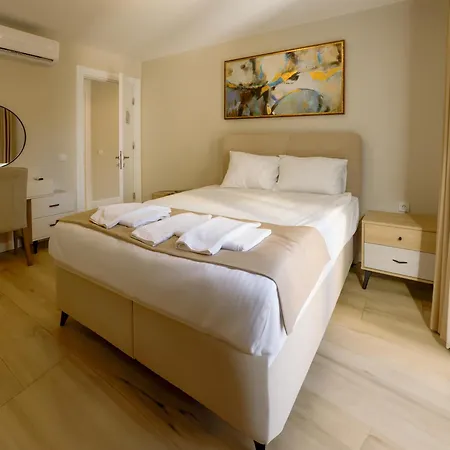 Sense Residence-15 Apartment