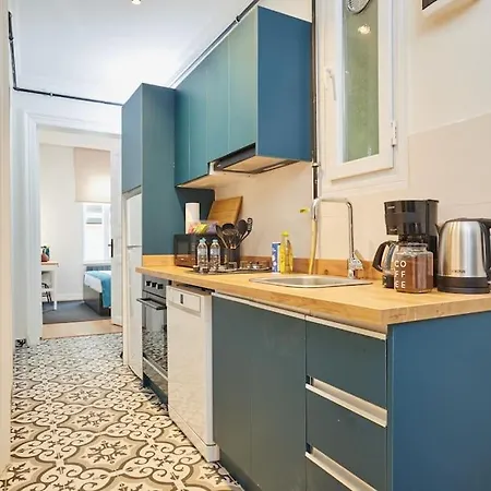 Apartment Charming 3br 2bath Ac In Center - Santur D8