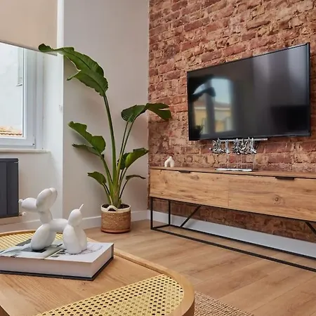 Apartment Charming 3br 2bath Ac In Center - Santur D8