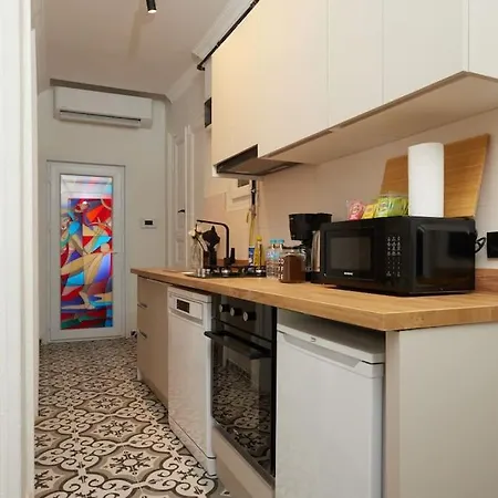 Apartment Stunning 3br 2bath Ac In Center - Santur D3 *