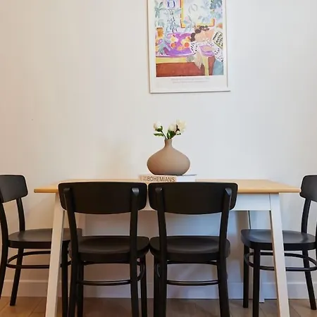 Apartment Stunning 3br 2bath Ac In Center - Santur D3