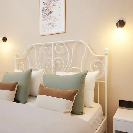 Apartment Charming 3br 2bath Ac In Center - Santur D2