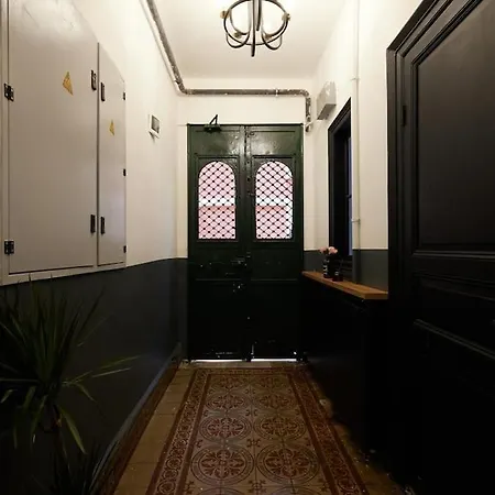 Charming 3br 2bath Ac In Center - Santur D2 Apartment *