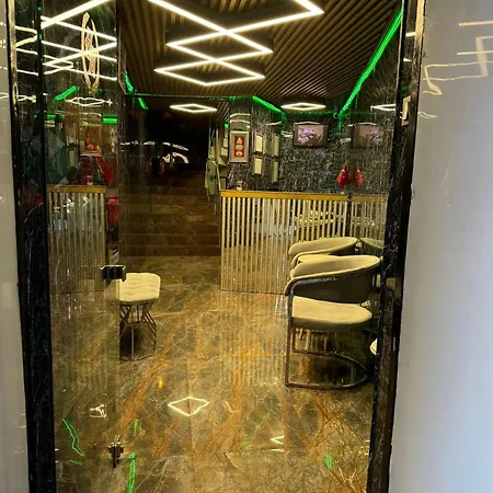 Metropol 1 فندق 2*