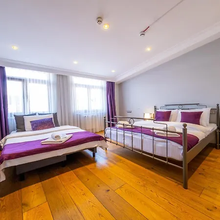 Deluxe Apart By Frame Apartment *