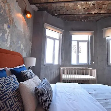 Stunning 6br 4bath Near Tram *