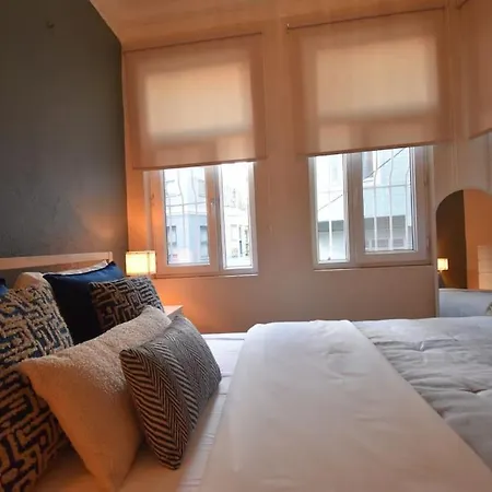Stunning 6br 4bath Near Tram * Istanbul