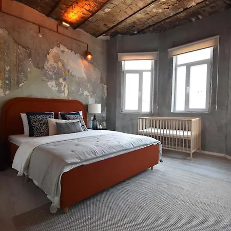 Stunning 6br 4bath Near Tram Villa