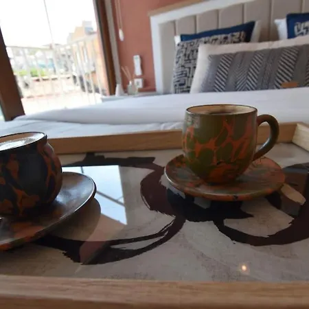 Stunning 6br 4bath Near Tram Villa Istanbul