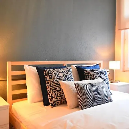 Villa Stunning 6br 4bath Near Tram Istanbul