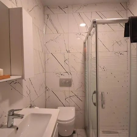 Stunning 6br 4bath Near Tram * Istanbul