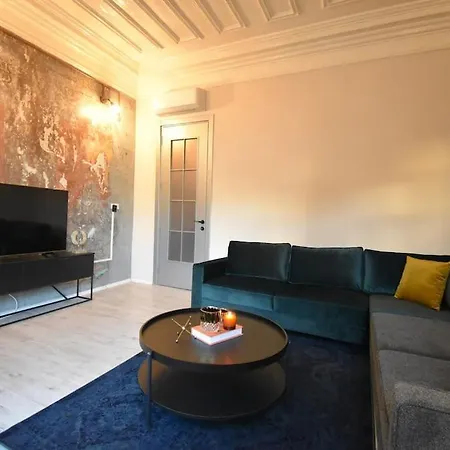 Stunning 6br 4bath Near Tram Villa