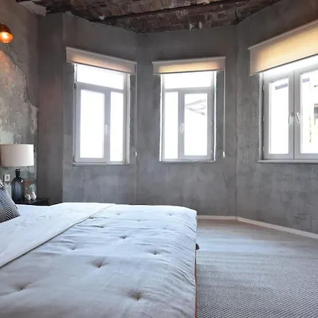 Stunning 6br 4bath Near Tram Villa