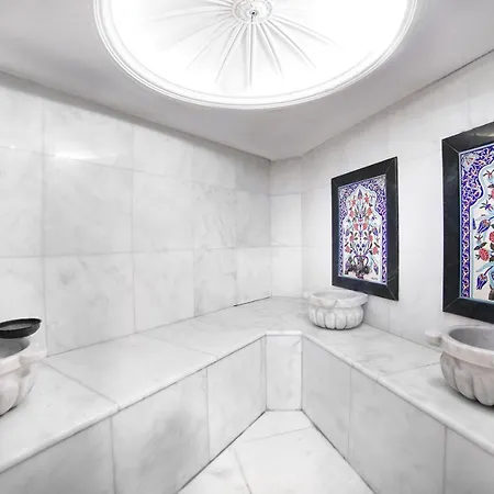 Hotel White Monarch 4*