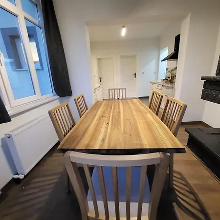 Hills Hideaway Apartment