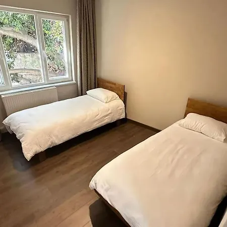 Hills Hideaway Apartment *