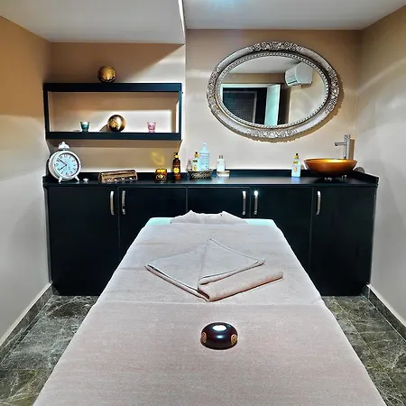 Business Life Otel 4*
