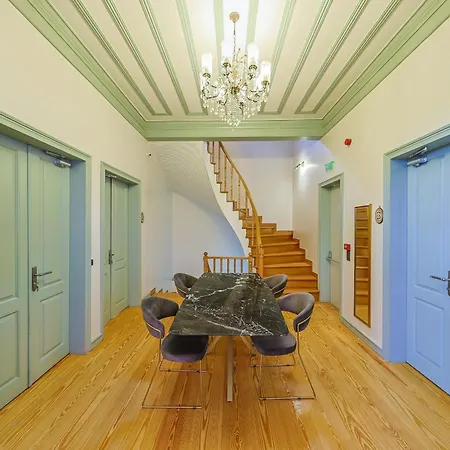 Va Mansion Hotel *