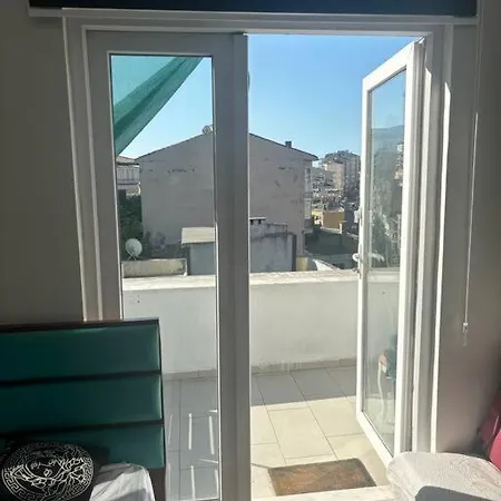 Apartment Sunny Terrace Retreat Near Taksim Square