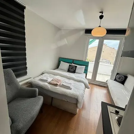 Sunny Terrace Retreat Near Taksim Square * Istanbul